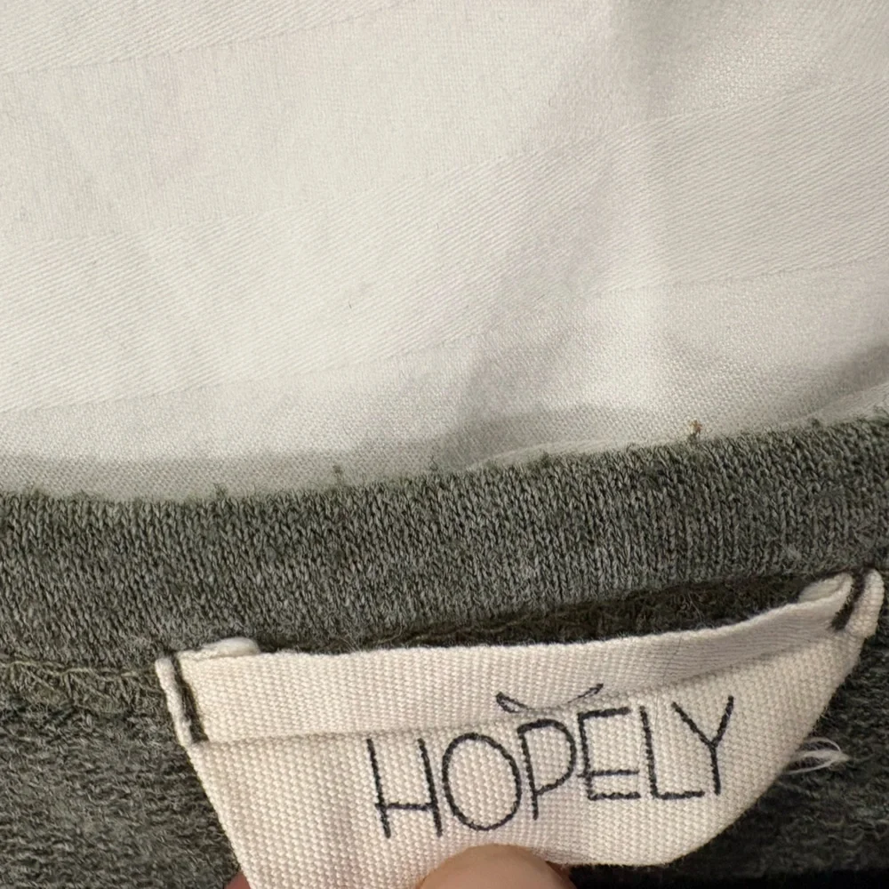 Hopely Elegant Sage Long Sleeve Top size M - Picture 6 of 7